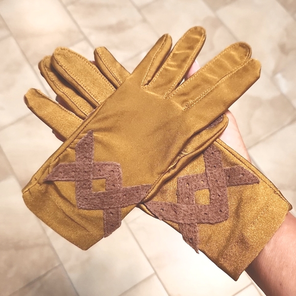 Bloomingdale's Accessories - Bloomingdale's Dark Metallic Gold/Brown Pigsuede Stretch Gloves